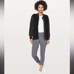 Lululemon Stand Out Sherpa Jacket – Size 4 – Excellent Condition